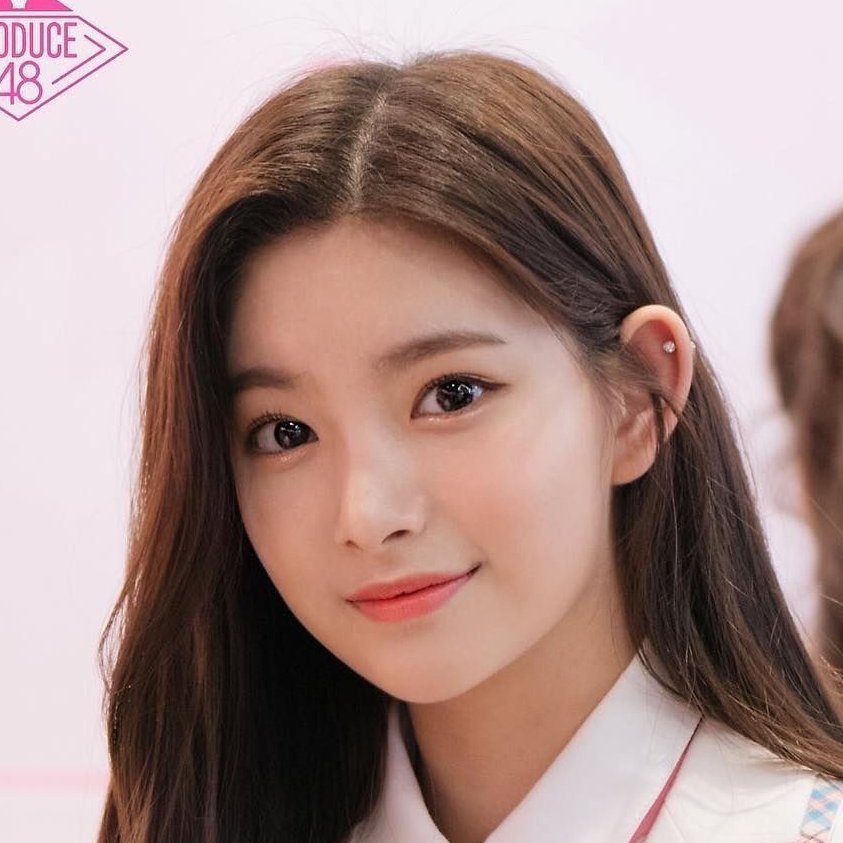 Recomeçando minha continha pq a outra estava muito bad vibes. Amo Loona, Red velvet, Twice e Stray Kids mais do que tudo. May the force be with you e BANZAI!