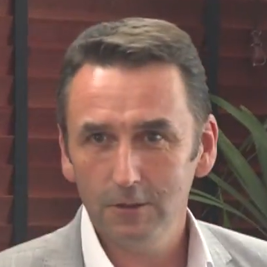 xlhostis's profile picture. 