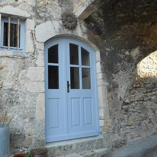 tobiraphoto's profile picture. 仕事場の周辺や、訪問先の風景