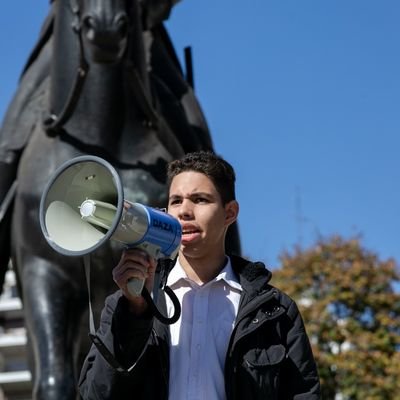 🌐Relaciones Internacionales - UNLa. 

Global Shapers Buenos Aires.

Activista por los Derechos Humanos. 

¡La Fuerza del Cambio! 💪