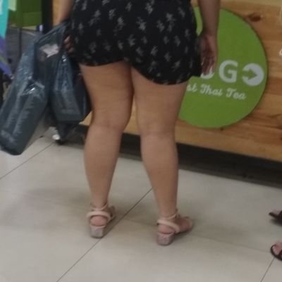 Suka yang Endut dan berumur,,!
pemilik akun ini cowok tulen,