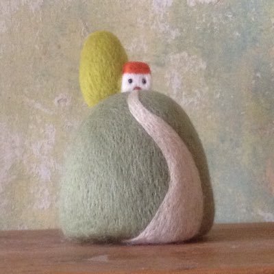 Shropshire needle felt artist, painter,  bookworm, country hermit. Author of ‘Decorative Needle-felting Projects’ https://t.co/C4O41db4II