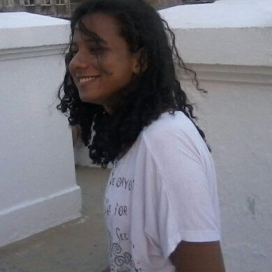 DanieleErze's profile picture. graduanda em ciência da computação 🎓