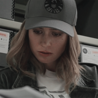 maythepoebewyou's profile picture. 