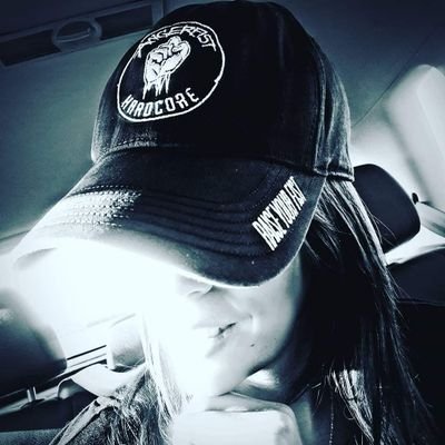 I'M DIRECTION :D I LOVE MUSIC VERY MUCH. HARDCORE, HARDSTYLE,UPTEMPO HARDCORE THEM ALL!!