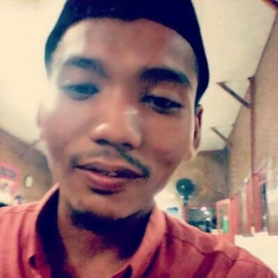 UlfiSaputra10's profile picture. wirausaha