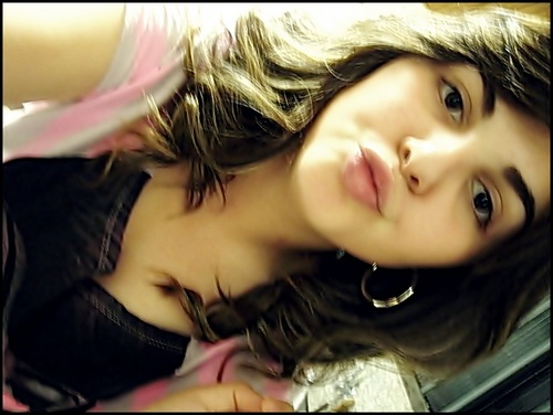 CarolineGsantos's profile picture. 