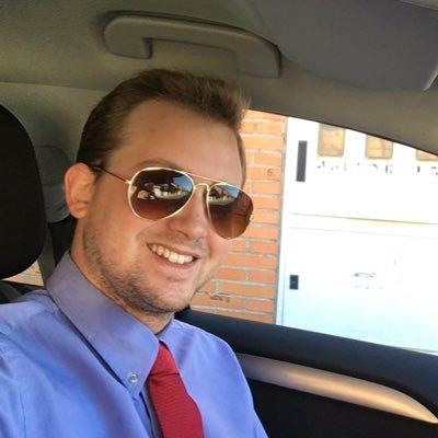 Lucha por todo lo que sueñas, que otros ya intentarán quitarte las ganas por que ven que eres o serás algo más de lo que ellos puedan ser jamás😋