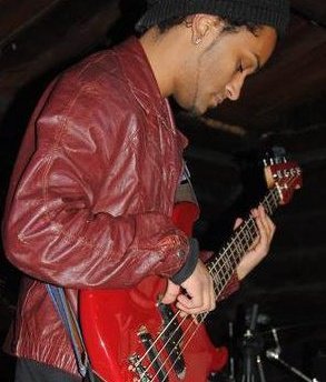 Sup people..just a few things about me..well my name Gio..I play music, im a bass guitarists I love to jam and yeah..add me I guess?