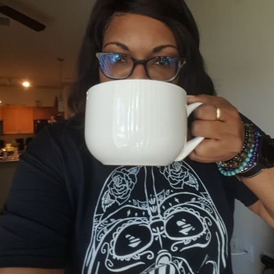 thaliena's profile picture. semi professional procrastinator. selenophile. infj. passionate about coffee, yoga, futbol, travel, art, DMB, and men in glasses. instagram: nathaleebelle