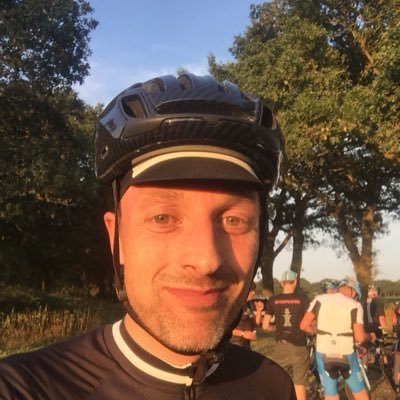 Ondernemer, Verbinder, Energiek, Sociaal betrokken, Sportliefhebber, Wielrennen, Hardlopen, Muziek, Lezen, Eten, Gescheiden, 3 kinderen