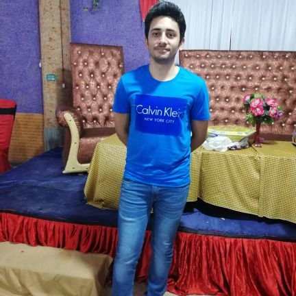 lakhtey22's profile picture. 