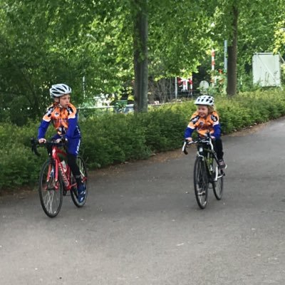 Ondernemer, Vic Obdam Staalbouw, AZ, Wielrennen, bovenal Papa van Gijs en Sanne