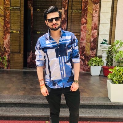 HunnySiddhant's profile picture. Chartered Accountant,singer, cute, funny,Lucknow da munda