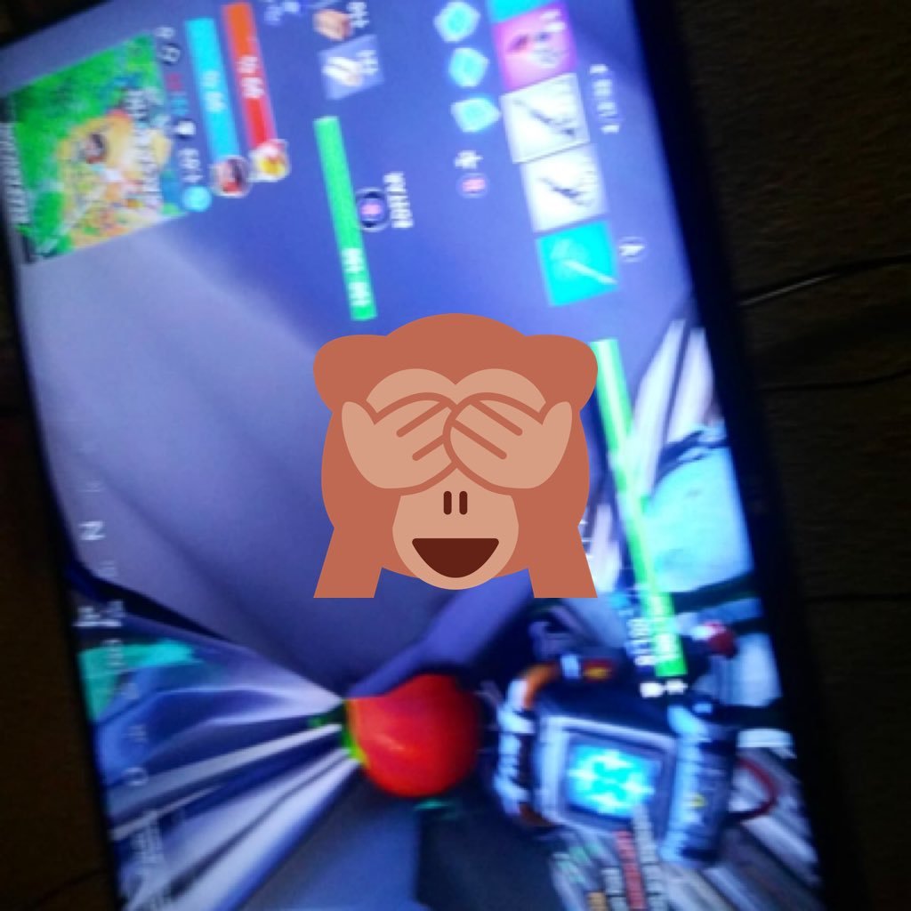 xvxonexzhutang's profile picture. Xbox one X