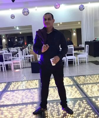 Amores, meu perfil não é democrático, não venham discordar do que eu posto, meu perfil é uma monarquia e o REI sou EU