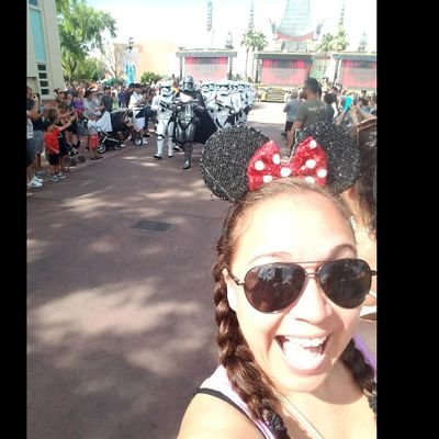 rosymw7's profile picture. Wife, mama, daughter, sister, friend. Believer in God & in all things beautiful. ✌