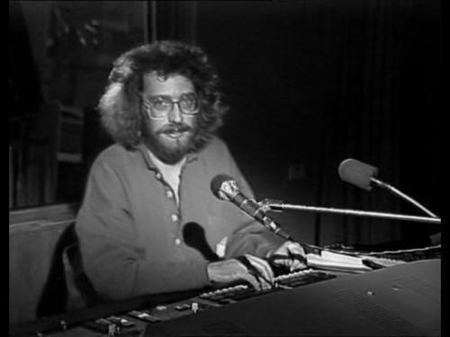 xaybekoff's profile picture. Слушай,а может возьмём его с собой юнгой?Станет авантюристом без страха и упрёка,ценителем космических трасс!Давайте дружить выкладываю редкий блатной жаргон...