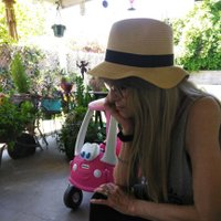 Karen (@karenboles) 's Twitter Profile Photo