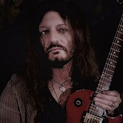 Symphonic prog metal author, Enzo Donnarumma has created new project: ENZO AND THE GLORY ENSEMBLE, with some famous guests of Metal scene.