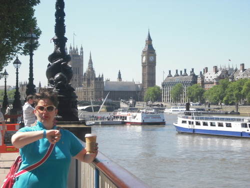 annerhodesmoore's profile picture. i care about being nice and also about Buffy