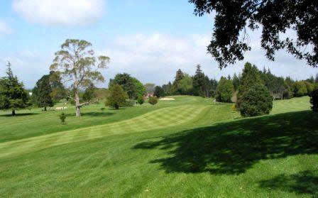 18 Hole Championship golf course in the heart of Tauranga City