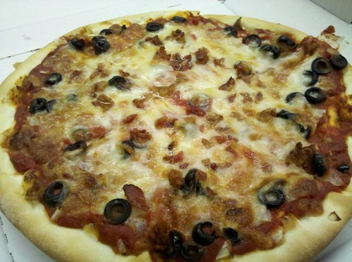 ItzzaPizza's profile picture. 3863 N. Perryville Road.815-633-1700

Authentic Stone Baked  Italian,Chicago Stuffed Pizzas! Calzones! Poorboy Sandwiches! Wings! Salads! Itzza Pizza!