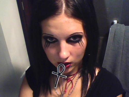 skypsycho's profile picture. bored. lonely.