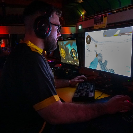 buZZZZZcs's profile picture. #Presente
