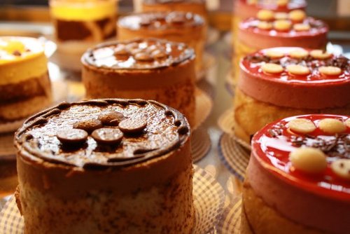 Delicious pastries, Middle Eastern specialties, breakfast, dinner, lunch, custom cakes, delicious coffee drinks, bakery. Aroma does it all :) almost...