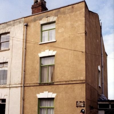 supporter of human-scaled, traditional architecture; tree-lined streets; shady country lanes; ginnels; dark, secluded alleyways; rootedness; blood and soil