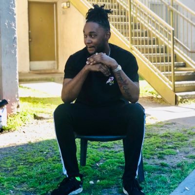 UNF 🦅Producer 🎹Songwriter 📝Sound Engineer 🎶Winlab 🏁 Jmeezyonthabeat 9️⃣0️⃣4️⃣ For Booking 🤙🏾 jmeezyonthabeat@gmail.com 🌴#TrapNeverClose ⚡️