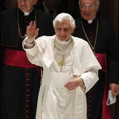 2central_pope's profile picture. Images and News about the Pope