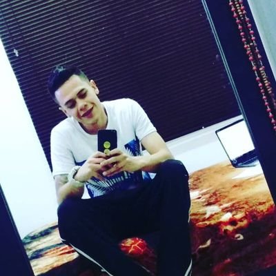 IvanJmnzT's profile picture. Podrás sacar a un hombre de la calle , pero nunca podrás sacar la calle de un hombre !