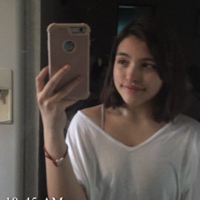 oshsarahh's profile picture. lol.