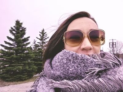 KnuckeyCarrie's profile picture. Here to listen