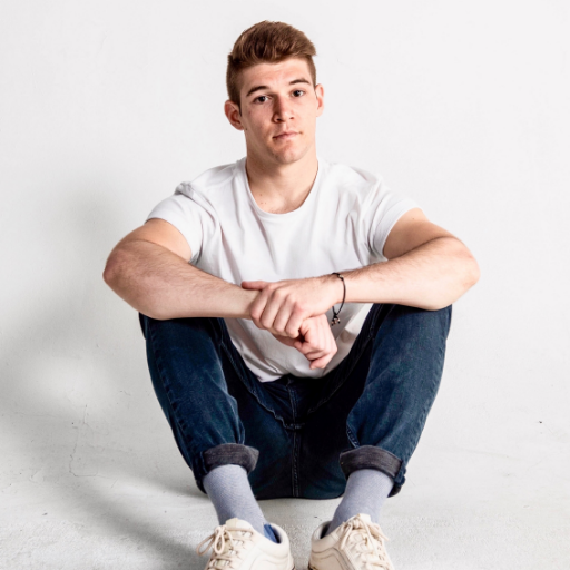 ItsJnel's profile picture. Sculpting sound waves to make you feel something.