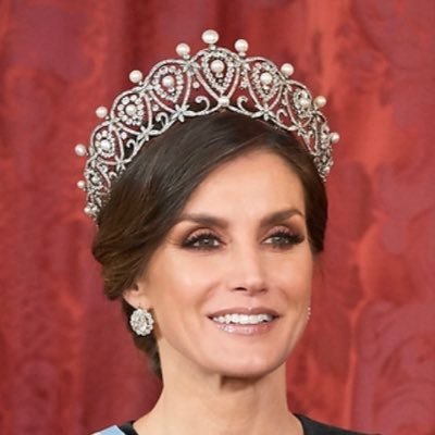 LOOKS REINA LETIZIA