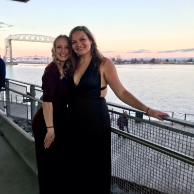 laurabrixius's profile picture. at least I think I’m funny