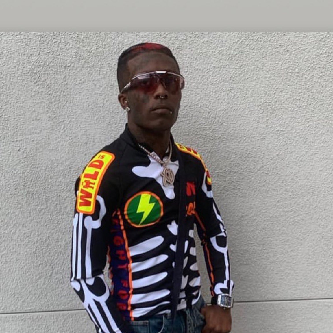 Closa112's profile picture. i paint some - my tweets are usually 20% true