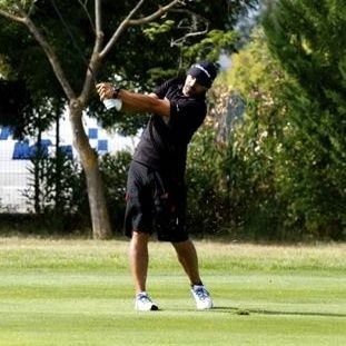 Loco por el golf.
Marketing-RR. SS.
Hijo de intérprete.
Yoda dijo: «hazlo o no lo hagas, pero no lo intentes.» Comprométete con lo que hagas al 100 %.