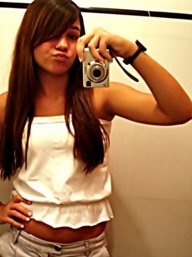 Eu respondo você, mas: não mande mensagens repetidas, não vou passar meu msn, nem te adicionar no orkut!mas me segue aê:)http://t.co/r4DO3pX37k