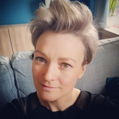Prettig gestoorde levensgenieter, op zoek naar leuke & eigenwijze dingen! Current drugs: fotografie, escape rooms 3monkies,energie, cava & gin tonic, festivals.