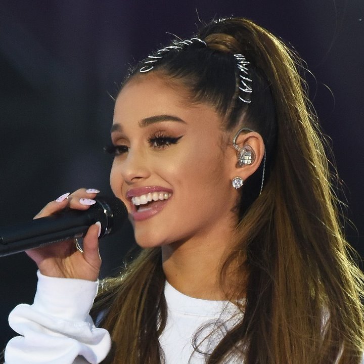 Ariana Grande
Lesbian
@Beckyslutlynch 💓💓
DM me girls
