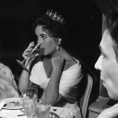 oldhollywocd's profile picture. old hollywood | queen of the silver screen