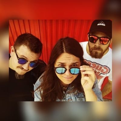 Rojolluviaband's profile picture. ¿Conoces el Moñapop? 
Somos Rojo Lluvia, vivimos en Málaga y queremos que te adentres en nuestro desastre universal. Bienvenid@s