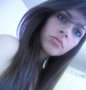 Moderadora @OMGcolirios danço Free Step, sou viciada em jogos online como CS, Line Age, e jogos de tabuleiro, RPG de mesa, etc. sou legal hihi.. me sigam ♥♥