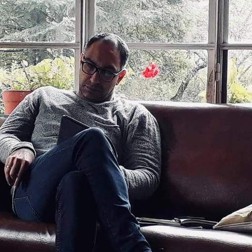 Profesor @derechouach Writing on punishment, blame and apologies