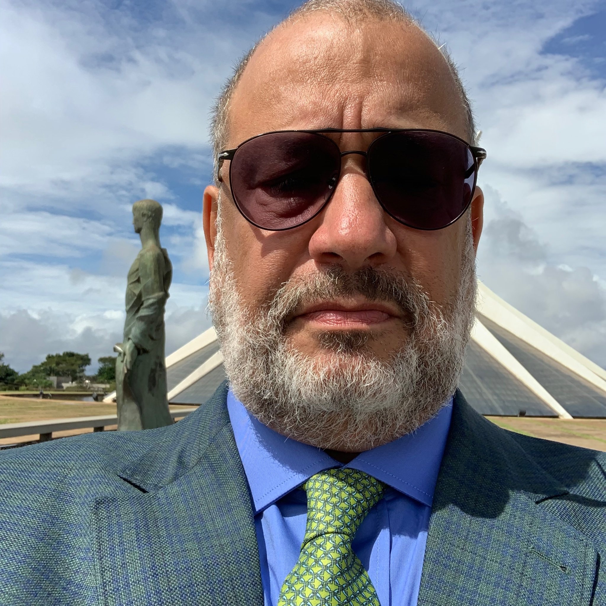 PauloGo92703660's profile picture. oficial da reserva Exercito, conservador, tradição, família e propriedade!!
Brasil ame-o ou deixe-o