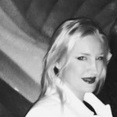 Content marketing consultant with seasoned experience in luxury, technology, biotechnology, real estate, media, and more!